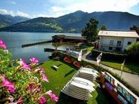 Junges Hotel am See