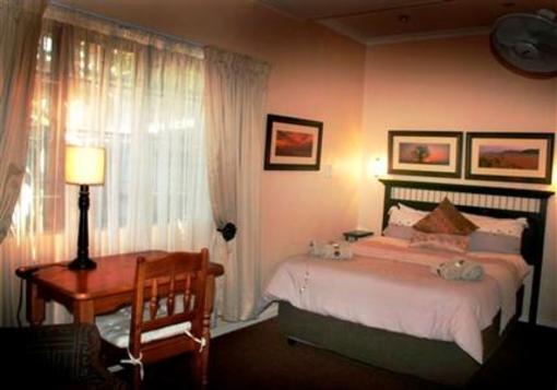 фото отеля Amper Bo Guest House Riviera Pretoria