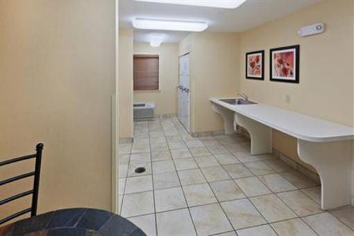 фото отеля Candlewood Suites Maurine Wichita Falls