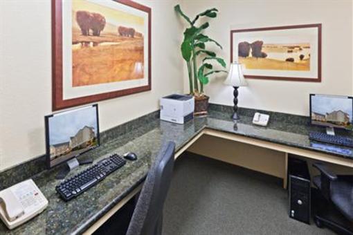 фото отеля Candlewood Suites Maurine Wichita Falls