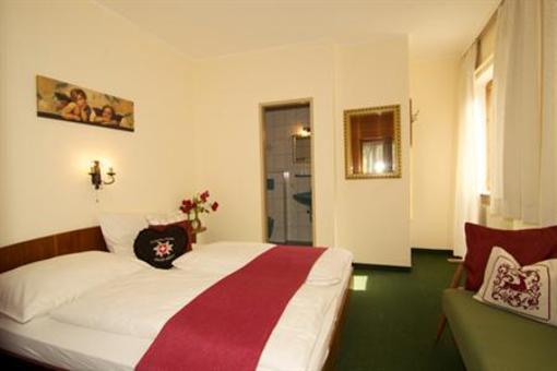 фото отеля Jagdhof Pension St. Johann im Pongau