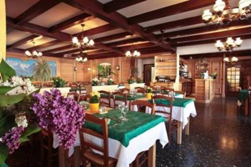 фото отеля Hotel L'Hermitage Thones