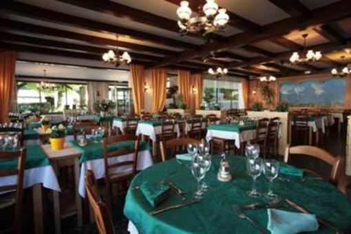 фото отеля Hotel L'Hermitage Thones