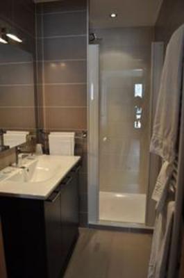 фото отеля Hotel L'Hermitage Thones
