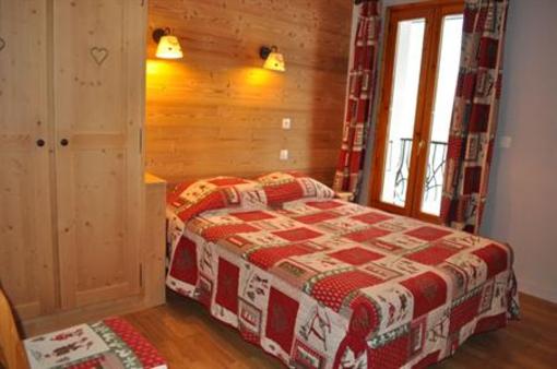 фото отеля Hotel L'Hermitage Thones