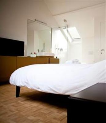 фото отеля Yellow Submarine Bed and Breakfast Antwerp