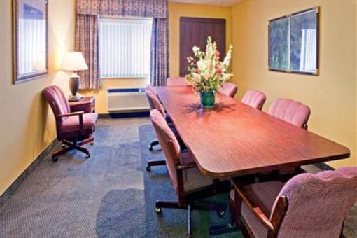 фото отеля Holiday Inn Express Fort Campbell Oak Grove