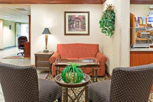 фото отеля Holiday Inn Express Fort Campbell Oak Grove