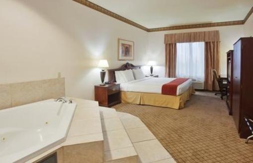 фото отеля Holiday Inn Express Woodland