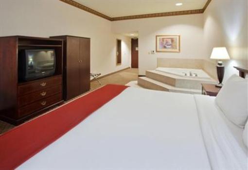фото отеля Holiday Inn Express Woodland