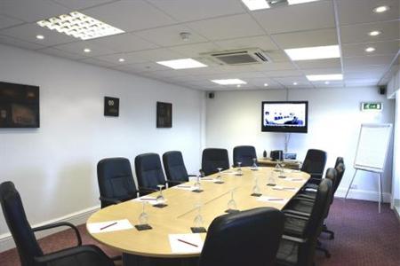 фото отеля Mercure Hotel East Swindon