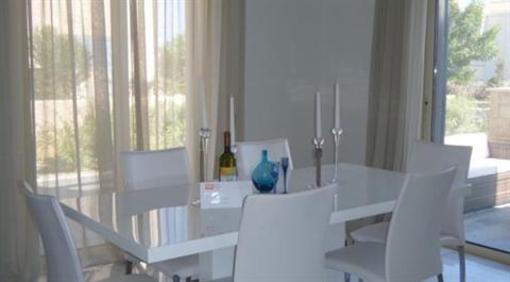 фото отеля Z & X Holliday Villas Paphos