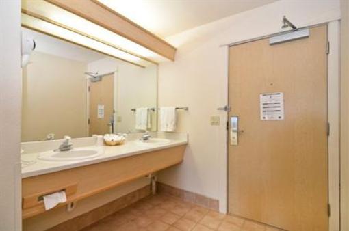 фото отеля Best Western Plus Lighthouse Suites Inn