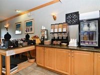 Best Western Plus Lighthouse Suites Inn