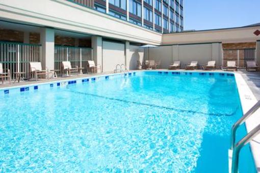 фото отеля Holiday Inn Express Washington DC SW-Springfield