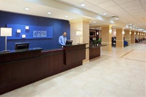 фото отеля Holiday Inn Express Washington DC SW-Springfield