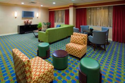 фото отеля Holiday Inn Express Washington DC SW-Springfield