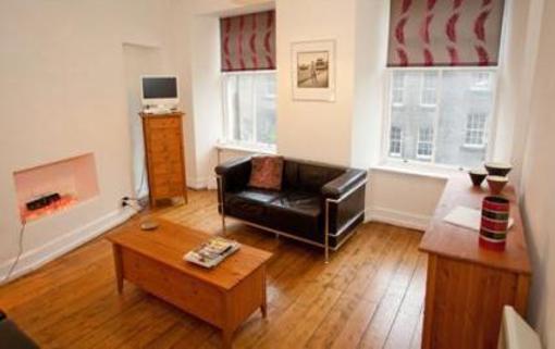 фото отеля Victoria Terrace Apartment Royal Mile