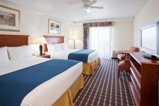 фото отеля Holiday Inn Express Hotel & Suites Petoskey