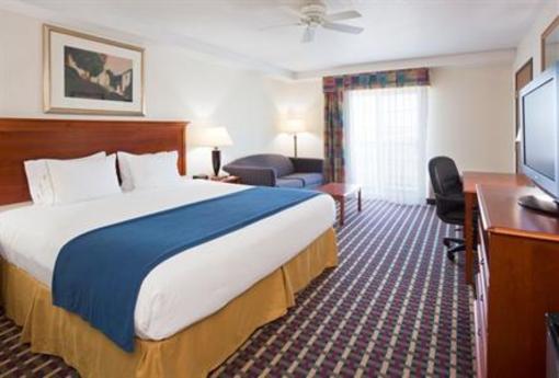 фото отеля Holiday Inn Express Hotel & Suites Petoskey