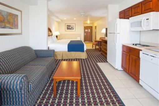 фото отеля Holiday Inn Express Hotel & Suites Petoskey