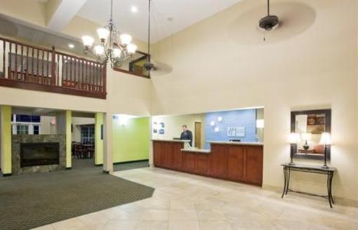 фото отеля Holiday Inn Express Hotel & Suites Petoskey