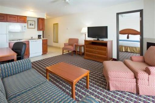 фото отеля Holiday Inn Express Hotel & Suites Petoskey