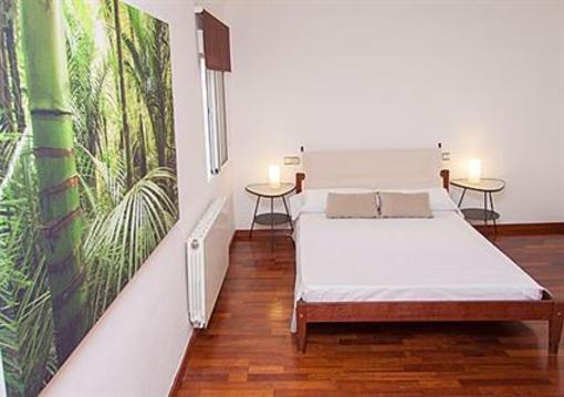 фото отеля Rent4Days Sants Apartments Barcelona