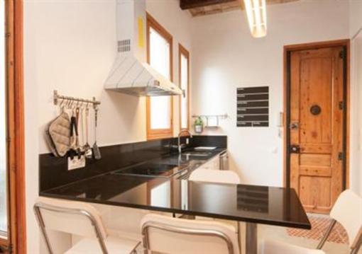 фото отеля Rent4Days Sants Apartments Barcelona