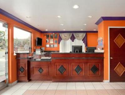 фото отеля Travelodge Anaheim Buena Park