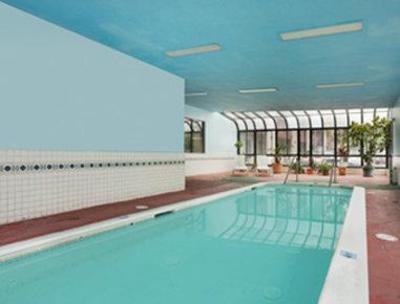 фото отеля Travelodge Anaheim Buena Park