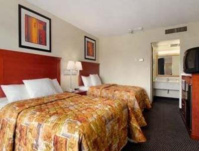 фото отеля Quality Inn Charlottesville