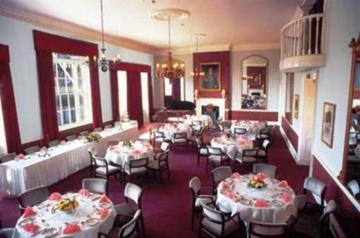 фото отеля Norfolk Arms Hotel Arundel