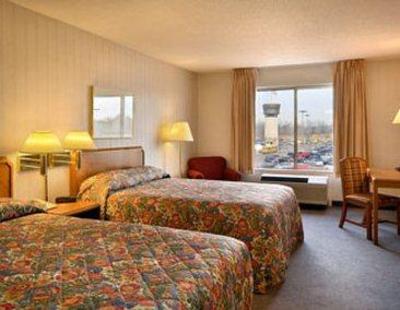фото отеля Howard Johnson Romulus Detroit Metro Airport