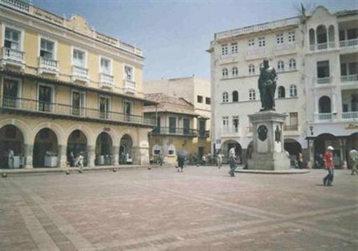 фото отеля UrbanRoyal Puerta Del Reloj