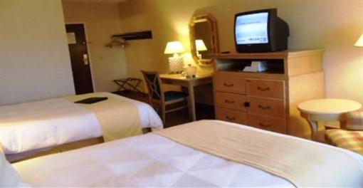 фото отеля Newport Ambassador Inn & Suites