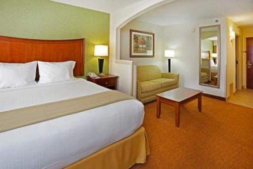 фото отеля Holiday Inn Express Asheville - Biltmore Square Mall