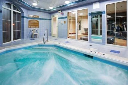 фото отеля Holiday Inn Express Asheville - Biltmore Square Mall