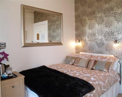 фото отеля Clan Walker Guest House Newington Edinburgh