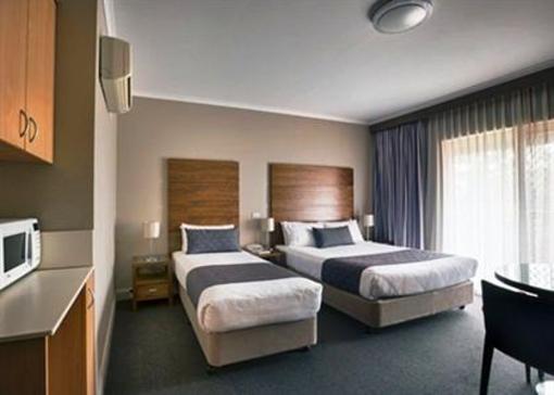 фото отеля Quality Hotel Dickson Canberra