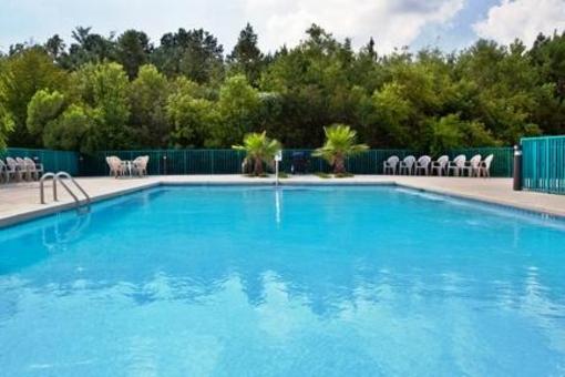 фото отеля Holiday Inn Express Hotel & Suites Savannah-Conf Center @ I-95
