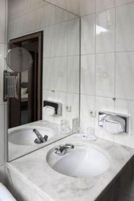 фото отеля Roemischer Kaiser Hotel Trier