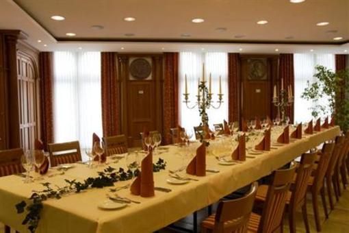 фото отеля Roemischer Kaiser Hotel Trier