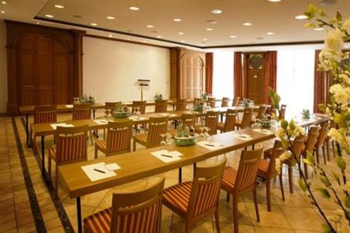 фото отеля Roemischer Kaiser Hotel Trier