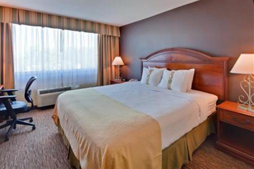 фото отеля Holiday Inn Hotel & Suites Anaheim 1 BLK Disneyland