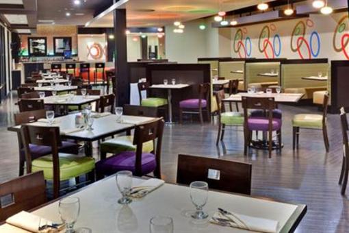фото отеля Holiday Inn Hotel & Suites Anaheim 1 BLK Disneyland