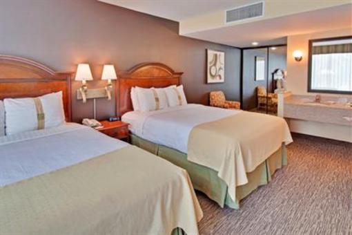 фото отеля Holiday Inn Hotel & Suites Anaheim 1 BLK Disneyland