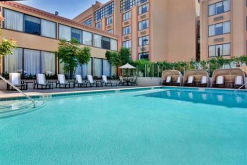 фото отеля Holiday Inn Hotel & Suites Anaheim 1 BLK Disneyland