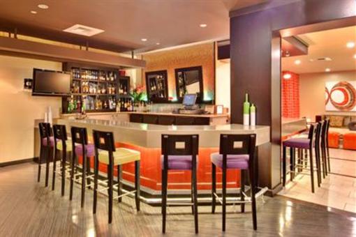 фото отеля Holiday Inn Hotel & Suites Anaheim 1 BLK Disneyland