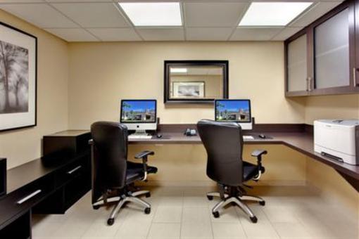 фото отеля Holiday Inn Hotel & Suites Anaheim 1 BLK Disneyland
